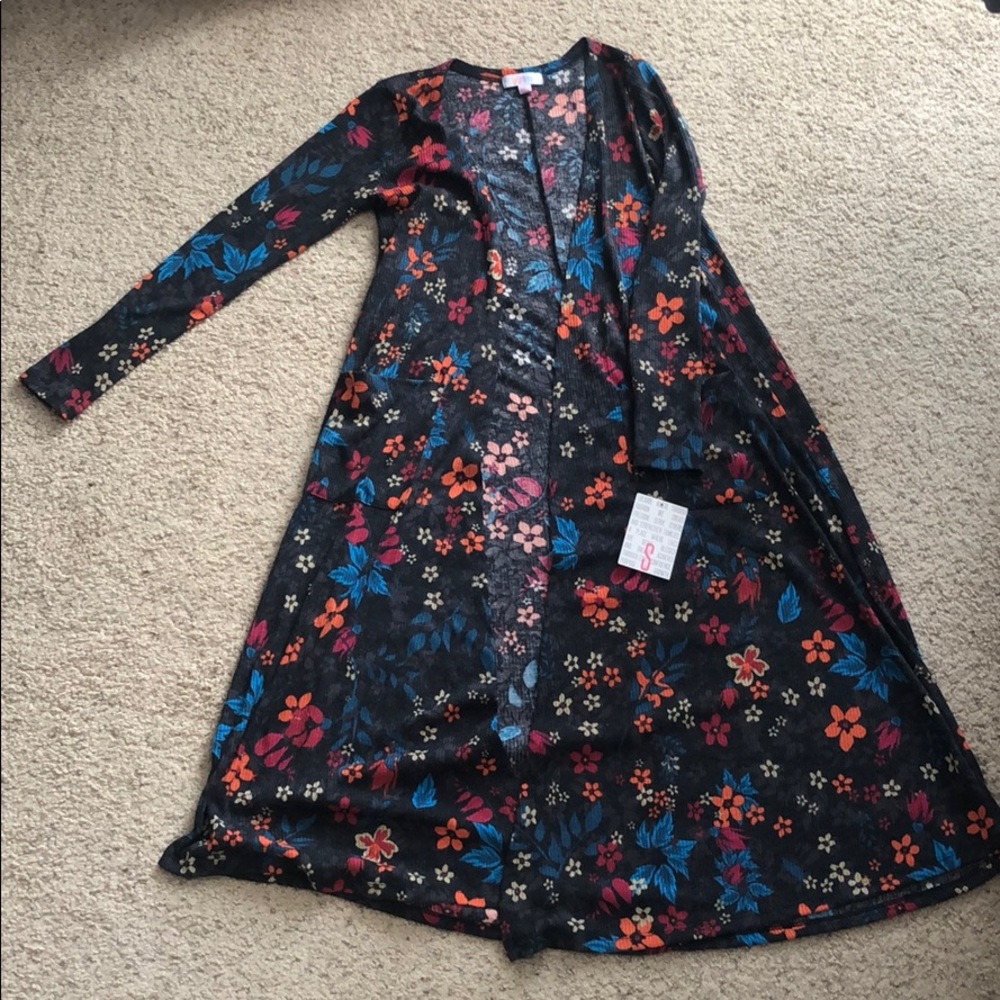 LulaRoe ribbed Sarah Sweater in floral print